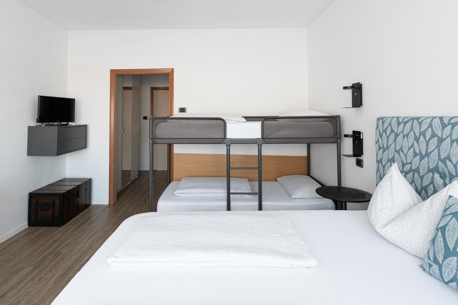 Classic Quadruple Room,1687512524:JPEG