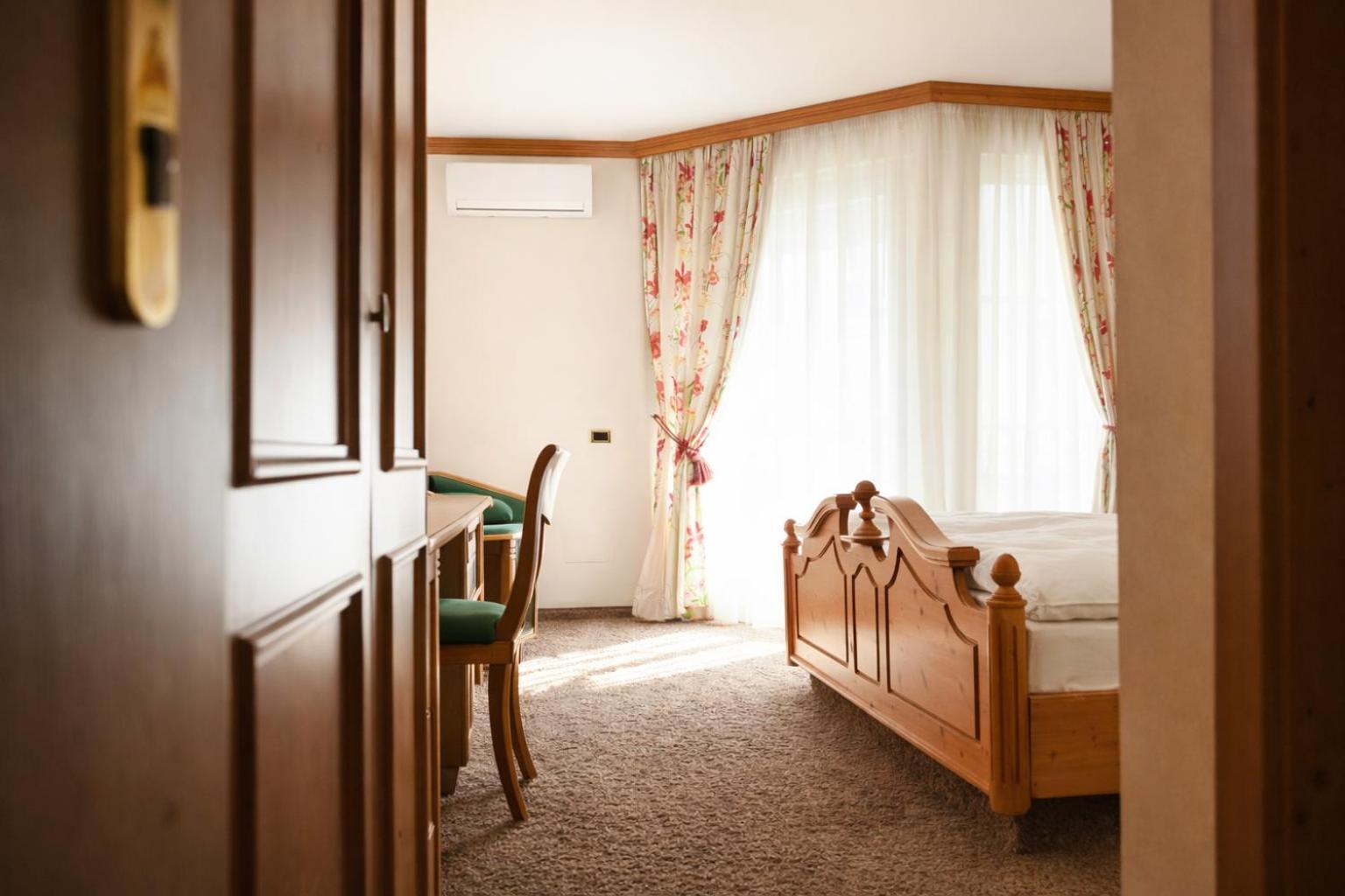 Deluxe Double Room Balcony,1742756311:JPEG